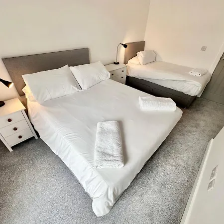 Apartment Fountains Court York