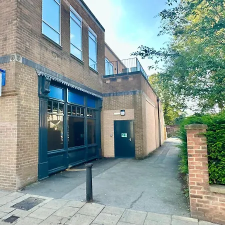 Apartment Fountains Court York